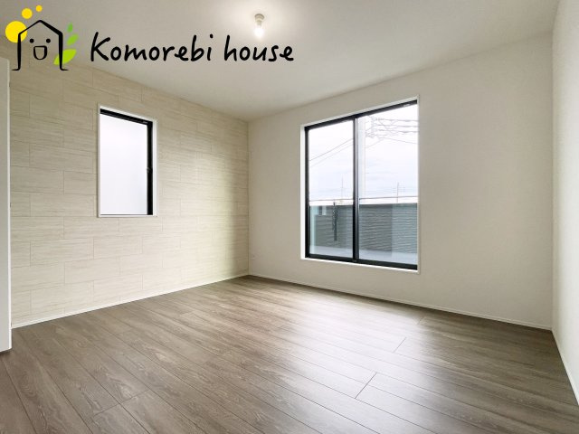 さいたま市見沼区深作　11期　新築一戸建て　グラファーレ　03の寝室|開放的な寝室です