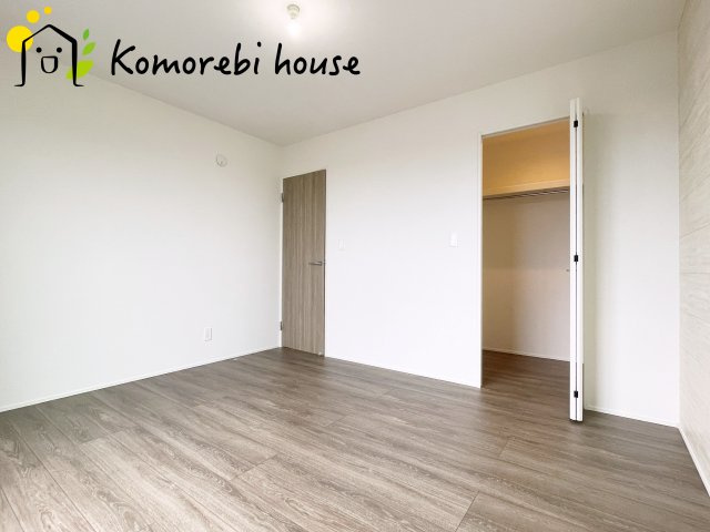 さいたま市見沼区深作　11期　新築一戸建て　グラファーレ　03の寝室|使い勝手のいい寝室です