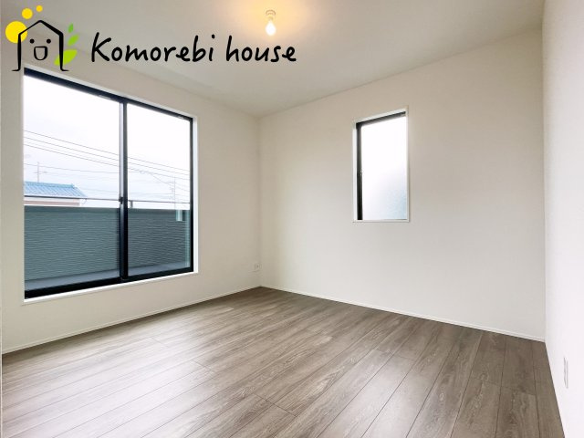 さいたま市見沼区深作　11期　新築一戸建て　グラファーレ　03の洋室|落ち着いた色調の洋室です