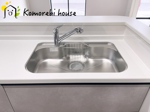 さいたま市見沼区深作　11期　新築一戸建て　グラファーレ　03のキッチン|キッチンでお料理をお楽しみください