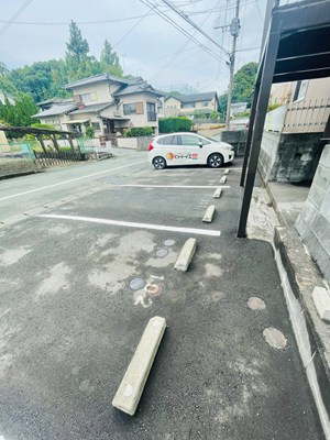 コーポ晃栄の駐車場