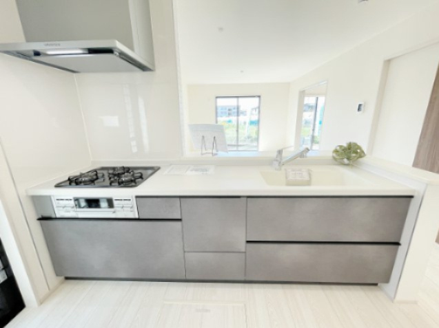 新築戸建・建売　桐生市相生町4丁目　長期優良住宅認定　相生小・相生中のキッチン|対面式カウンターキッチンで配膳や片付けが楽々！