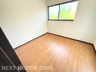 【洋室】 | 尼崎市杭瀬北新町３丁目中古戸建 | ２階洋室です♪