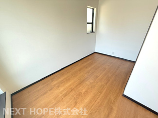【洋室】 | 尼崎市杭瀬北新町３丁目中古戸建 | ２階洋室です♪