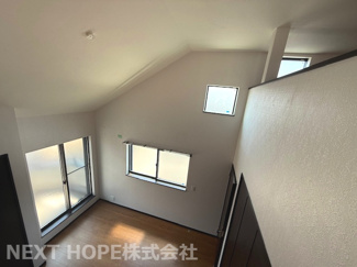 【内装】 | 尼崎市杭瀬北新町３丁目中古戸建 | ロフトから洋室です♪