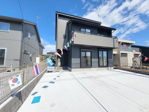 鹿沼市栄町の外観|○外観写真○
4LDK、シューズインクローク、ウォークインクローゼット、屋根裏収納付きの収納豊富な間取りです♪
2025年4月撮影