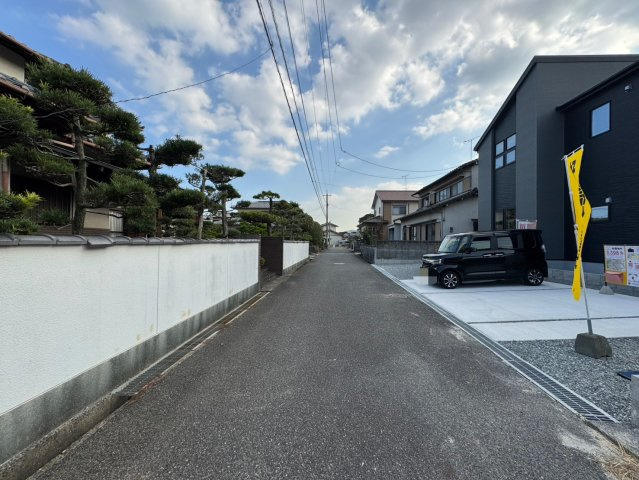 Adoble+ーアドブル＋小倉南区下貫3丁目4期　【小倉南区　新築戸建て】の前面道路含む現地写真|現地撮影　2025,11,14　Adoble+ーアドブル＋小倉南区下貫3丁目4期　【小倉南区　新築戸建て】