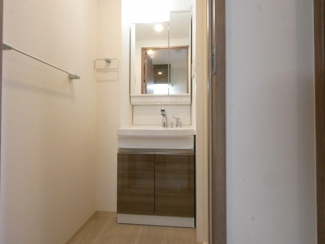 【独立洗面台】 | Alivis福島海老江(旧:フォーリアライズ福島ルノン)