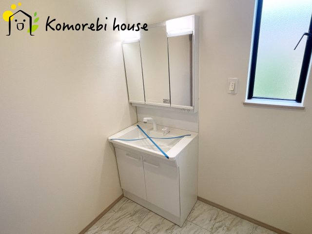 さいたま市北区吉野町2丁目192番11　新築一戸建て　Aの独立洗面台|独立洗面台です