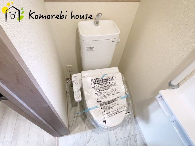 さいたま市北区吉野町2丁目192番11　新築一戸建て　Aのトイレ|清潔感のあるトイレです