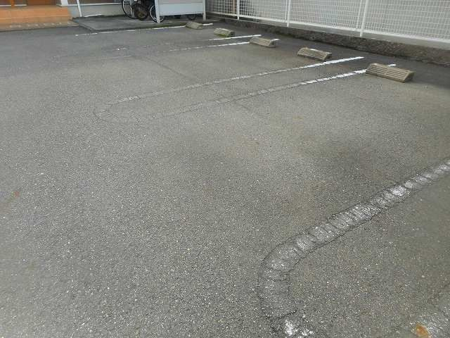 プラシードＡの駐車場|駐車スペースもあります