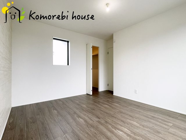 さいたま市見沼区深作　11期　新築一戸建て　グラファーレ　05の寝室|広くて明るい寝室