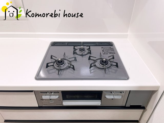 さいたま市見沼区深作　11期　新築一戸建て　グラファーレ　05のキッチン|コンパクトなキッチンで掃除もラクラク