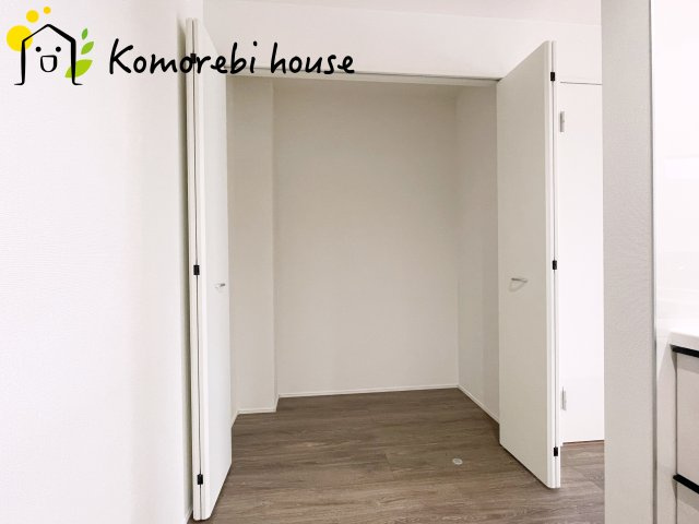 さいたま市見沼区深作　11期　新築一戸建て　グラファーレ　05の収納|大きなスペースがあり、収納には困りません