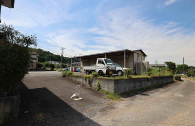 【外観】 | 越生町成瀬　売倉庫 | 東側道路から撮影