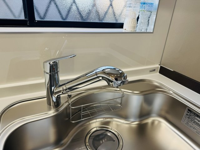 八王子市　元八王子町　中古戸建て（5LDK）のキッチン|～浄水器付き　安心安全なお水をお手軽に～