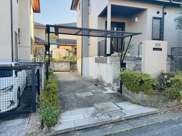 八王子市　元八王子町　中古戸建ての駐車場|～2台駐車可能カースペース～