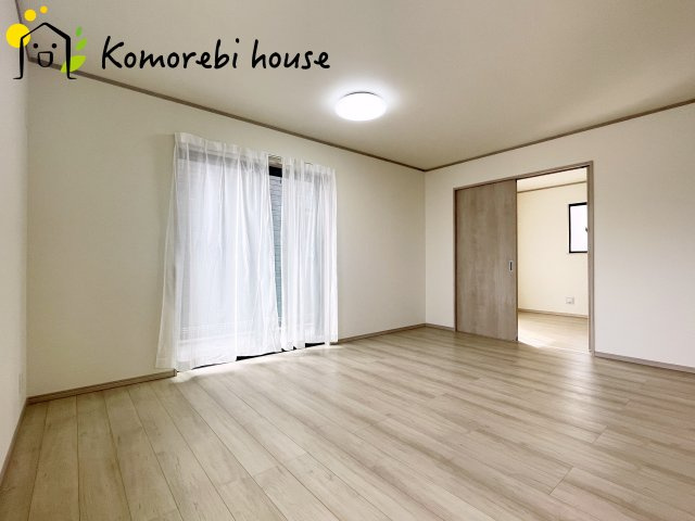 さいたま市北区吉野町2丁目192番11　新築一戸建て　Bの居間・リビング|ゆったり過ごせる居間です