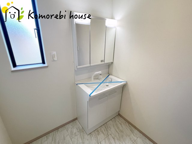 さいたま市北区吉野町2丁目192番11　新築一戸建て　Bの独立洗面台|独立洗面台です