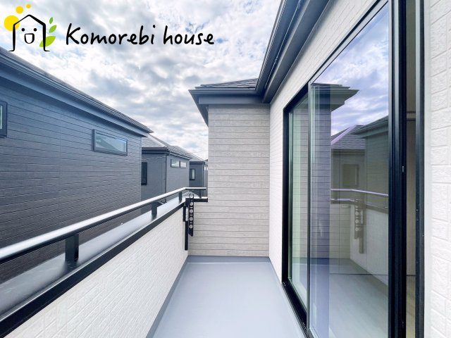 さいたま市北区吉野町2丁目192番11　新築一戸建て　Bのバルコニー|落ち着いた時間を過ごせるバルコニーです