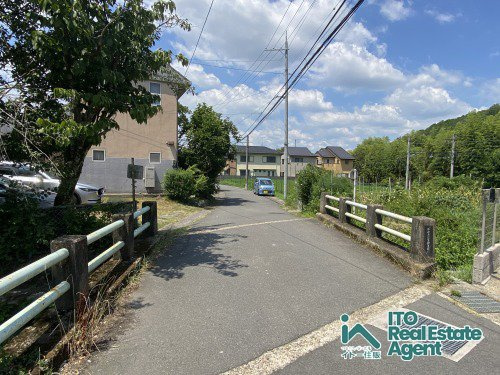 上高野奥小森町 土地(2号地)の前面道路含む現地写真