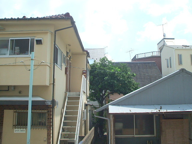 パーシモン幡ヶ谷の展望|前の建物との距離があり、少し高めの立地です♪