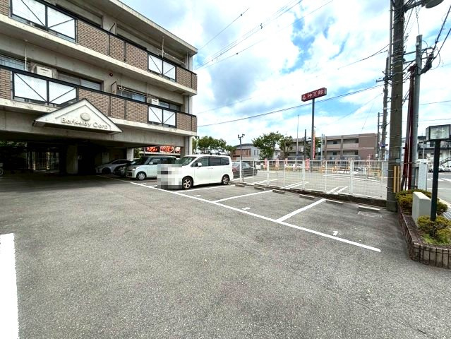 バークレイコーポの駐車場