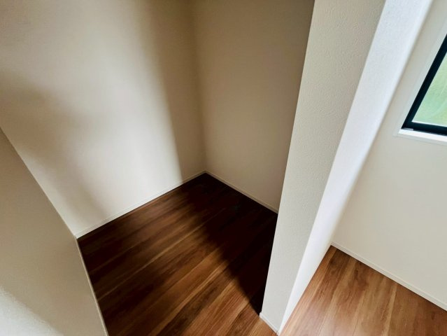 2期の収納|〇洋室　11.7帖〇
ウォークインクローゼット♪広々しているので、バッグなどの小物類も収納できます♪
※2025年10月撮影