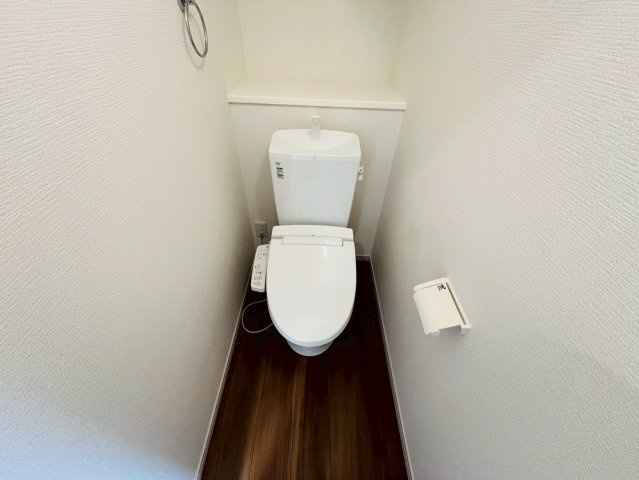 2期のトイレ|〇トイレ〇
1階と2階にトイレがございますので朝の混雑した時も安心です！
※2025年10月撮影