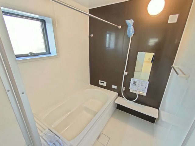 【Livele Garden】　下都賀郡野木町南赤塚　全1邸の浴室|〇浴室〇
浴室乾燥機付き！エコベンチ付きで半身浴も楽しめます♪
2025年9月撮影