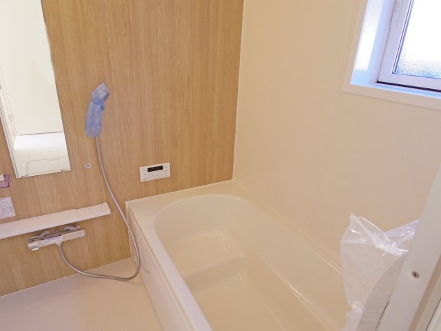【浴室】 | 三島市谷田 新築建売分譲住宅 土地＋建物 TW05786 | 三島市谷田2号棟　浴室 ※令和7年11月21日撮影写真