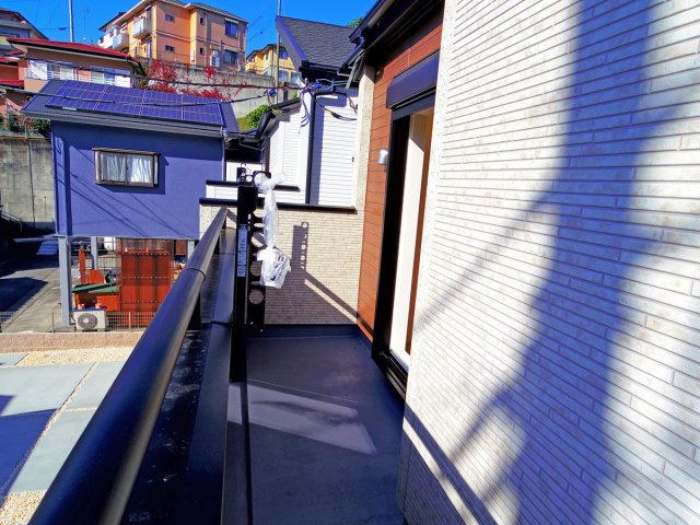 【バルコニー】 | 三島市谷田 新築建売分譲住宅 土地＋建物 TW05786 | 三島市谷田2号棟　バルコニー ※令和7年11月21日撮影写真