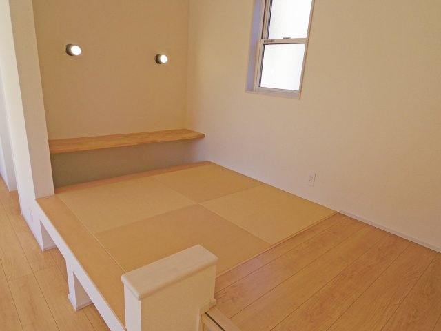 【和室】 | 三島市谷田 新築建売分譲住宅 土地＋建物 TW05786 | 三島市谷田2号棟　マルチスキップ2.5帖 ※令和7年11月21日撮影写真