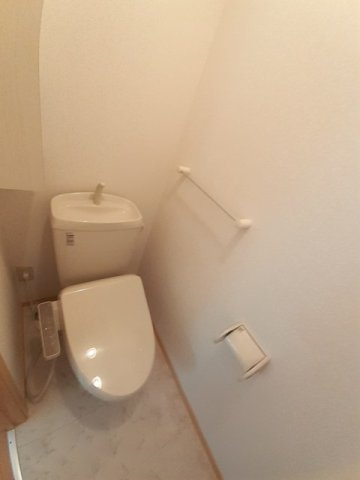 グレース新生のトイレ|落ち着いた色調のトイレです