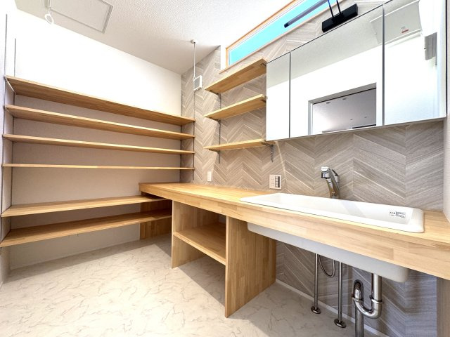 阿賀野市緑町　新築戸建の脱衣所|同施工会社様の完成写真です
