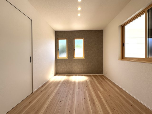 阿賀野市緑町　新築戸建の洋室