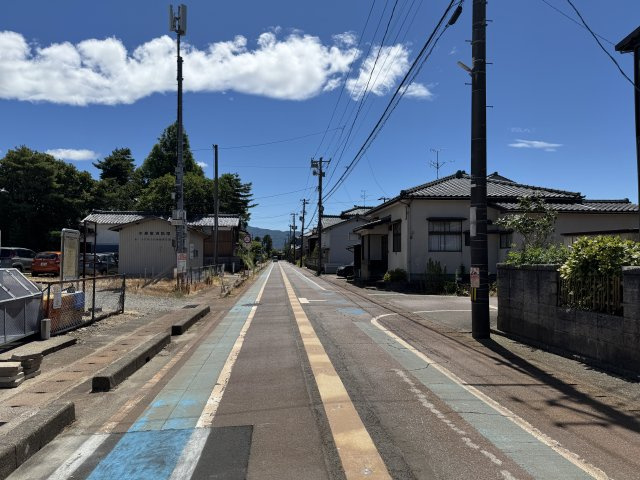 阿賀野市緑町　新築戸建の前面道路含む現地写真