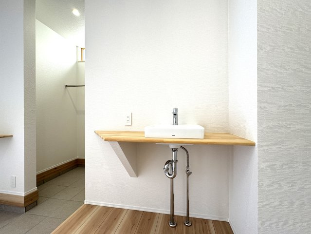 阿賀野市緑町　新築戸建の玄関