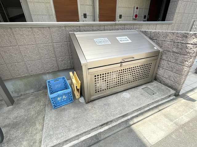 バーガンディハウスのその他共用部分|★入居者専用ゴミストッカー★