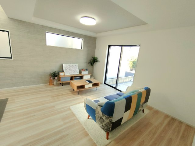 10期の居間・リビング|〇１号棟　リビング〇
広々LDK20.4帖！アクセントクロスがお洒落なリビングです♪
※2025年10月撮影