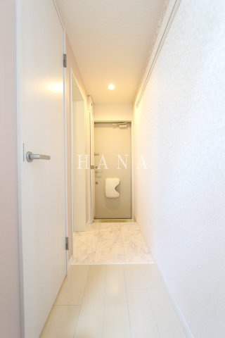 ユナイト新町ジルベールの玄関