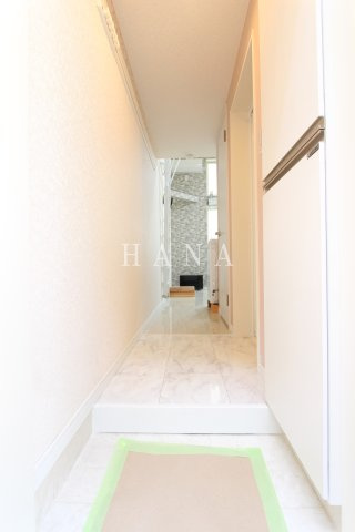 ユナイト新町ジルベールの玄関