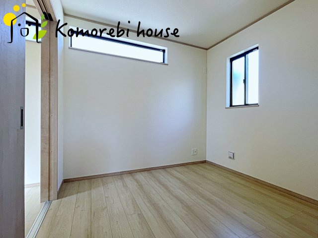 さいたま市北区吉野町2丁目192番11　新築一戸建て　Cの子供部屋|自然光が心地よく入る子ども部屋は、学習・遊び・睡眠をしっかり支える快適環境。シンプル設計でレイアウトも変えやすく、成長に合わせて長く使える利便性の高い一室です。