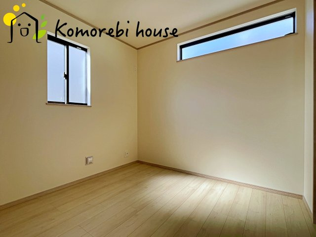 さいたま市北区吉野町2丁目192番11　新築一戸建て　Cの洋室|最近の新築住宅は窓まわりの性能が大きく進化しています。複層ガラスに、樹脂とアルミを組み合わせた断熱性の高いハイブリッドサッシを採用。