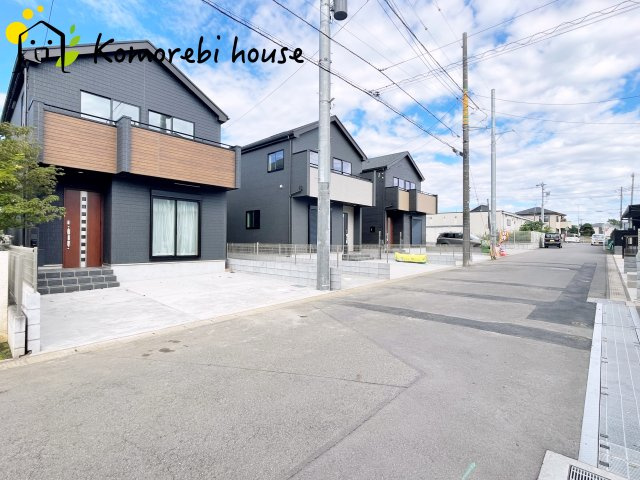 さいたま市北区吉野町2丁目192番11　新築一戸建て　Cの前面道路含む現地写真|前面道路は幅員ゆったりで車の出し入れもスムーズ。静かな住宅街に建つ新築戸建てです。