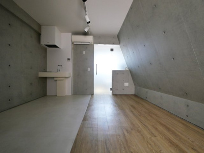 【内装】 | THE TEN | 明るい色調の室内です