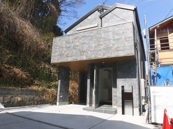 岡山手町　新築一戸建ての外観|新しい生活にいかがでしょうか？外観はお住まいの顔になります。こだわりたいポイントですね。外壁塗装や屋根塗装のご相談も承っております。
■現地内覧・資金計画相談・住宅ローン相談もお問合せ受付中■