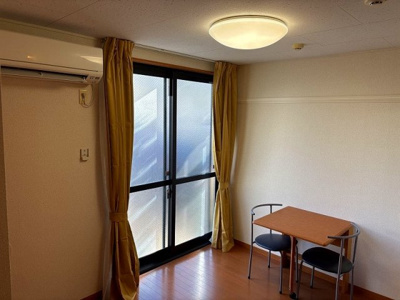 【居間・リビング】 | レオパレス星 | ゆったりとした居間です