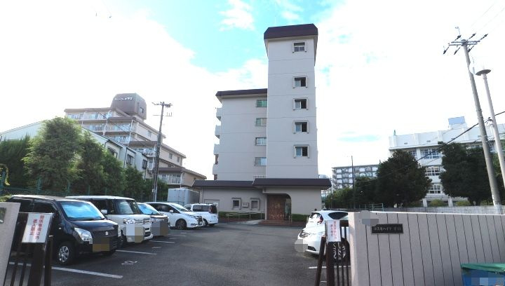 コスモハイツ守口の外観