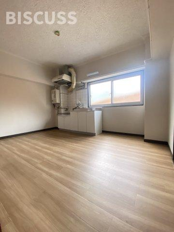 三葉マンションの居間・リビング